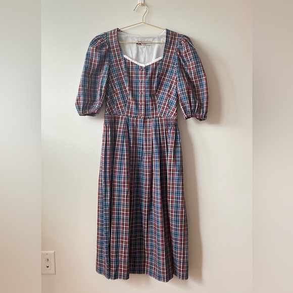 Traditional Alpine Midi Dress — Blue/Red Plaid Short Sleeve - Picture 2 of 8
